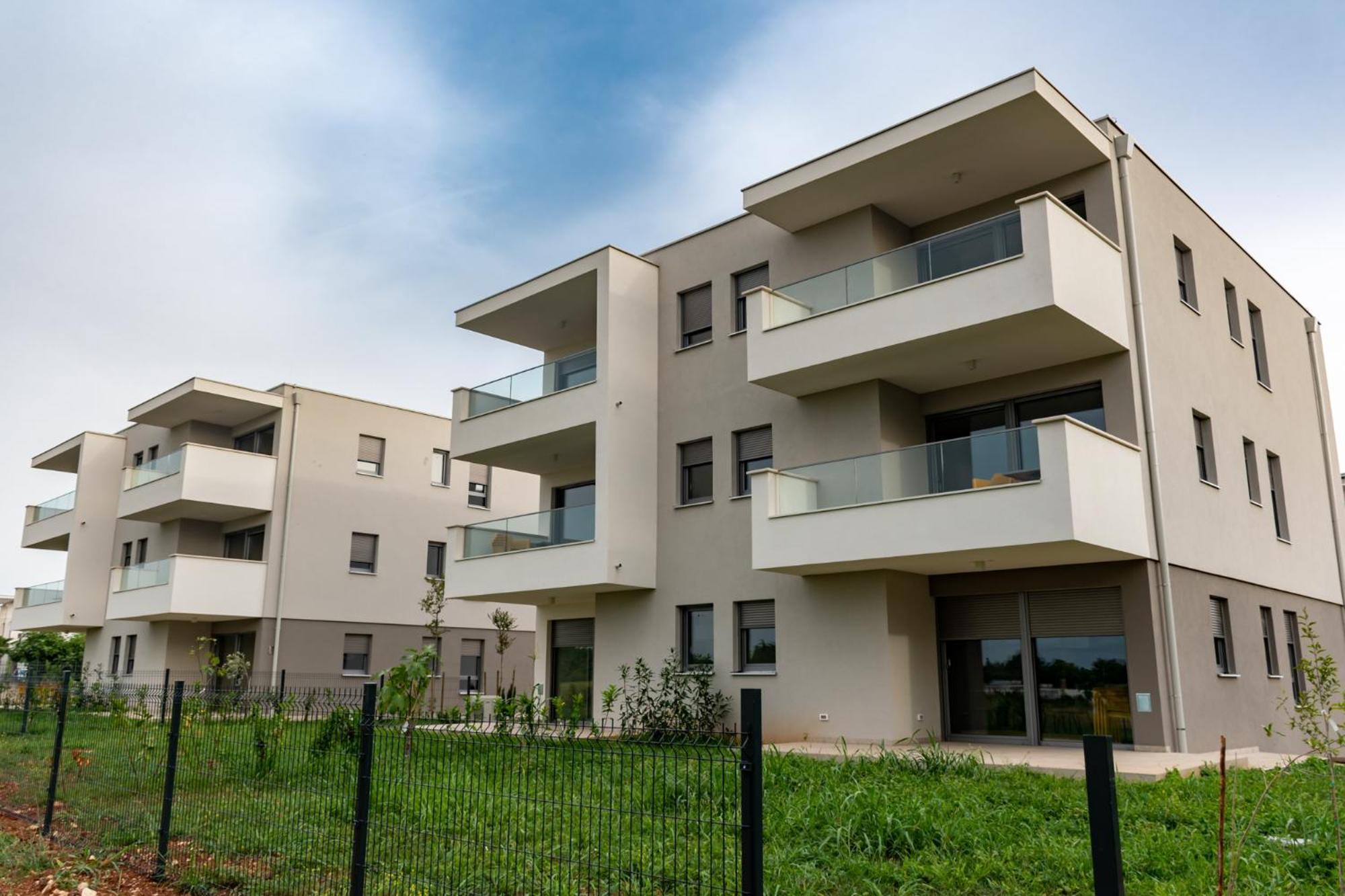 Baden Resort Basanija, Umag-With Sea View, Parking And 300M From The Beach Екстериор снимка