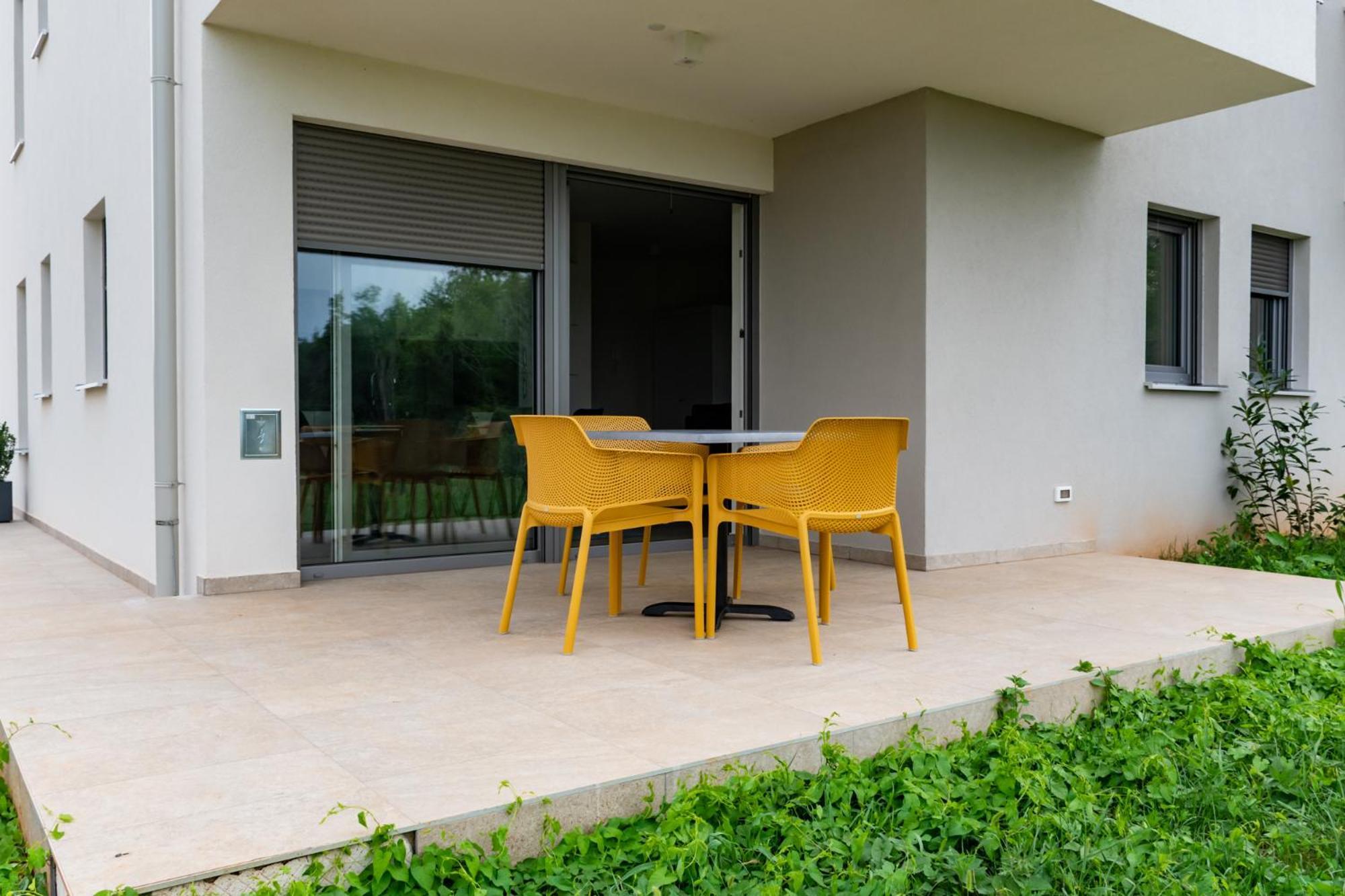 Baden Resort Basanija, Umag-With Sea View, Parking And 300M From The Beach Екстериор снимка