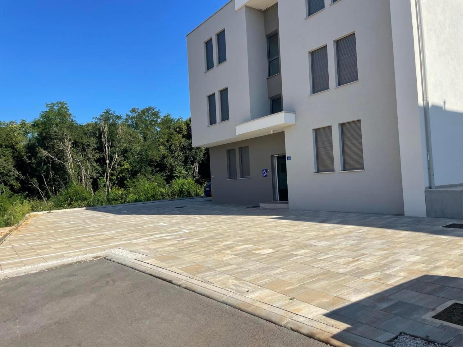 Baden Resort Basanija, Umag-With Sea View, Parking And 300M From The Beach Екстериор снимка