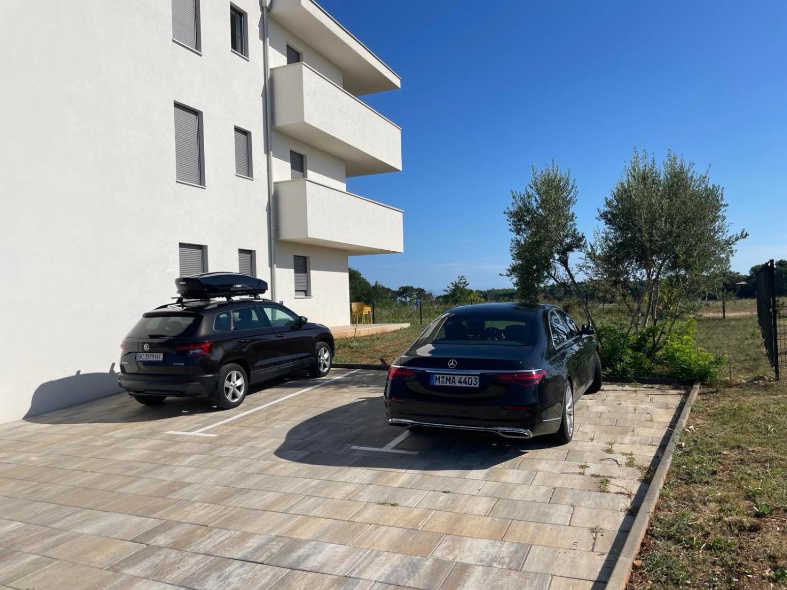 Baden Resort Basanija, Umag-With Sea View, Parking And 300M From The Beach Екстериор снимка