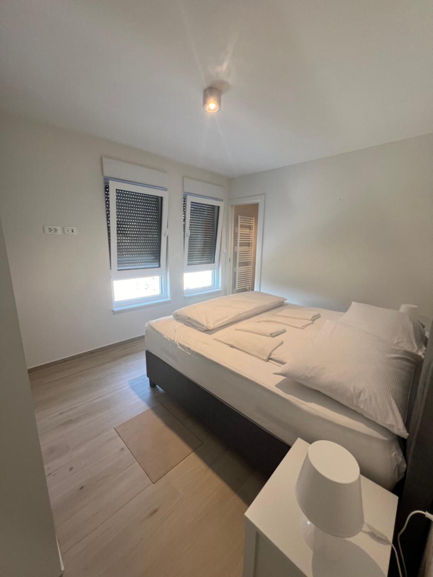Baden Resort Basanija, Umag-With Sea View, Parking And 300M From The Beach Екстериор снимка