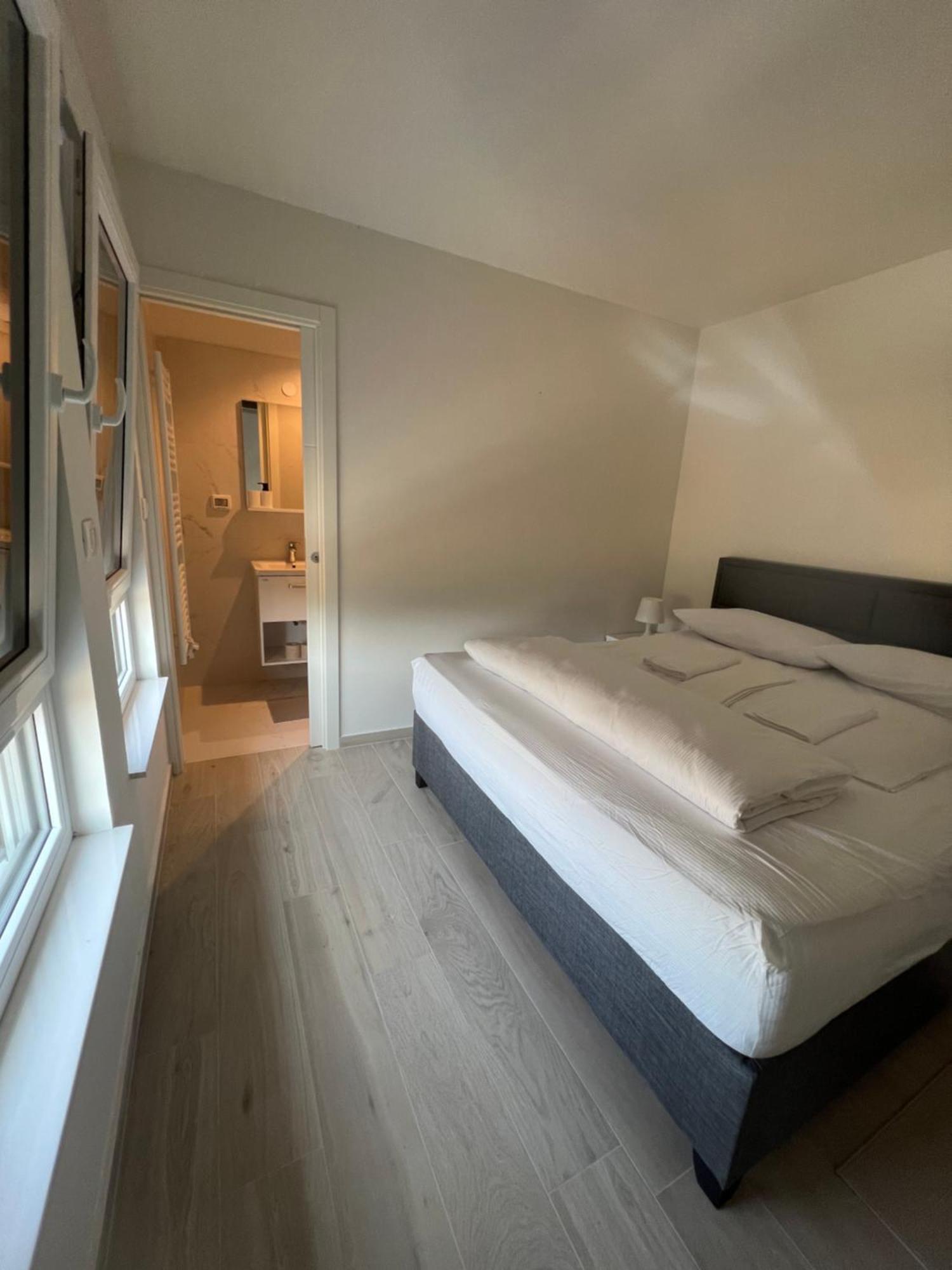 Baden Resort Basanija, Umag-With Sea View, Parking And 300M From The Beach Екстериор снимка