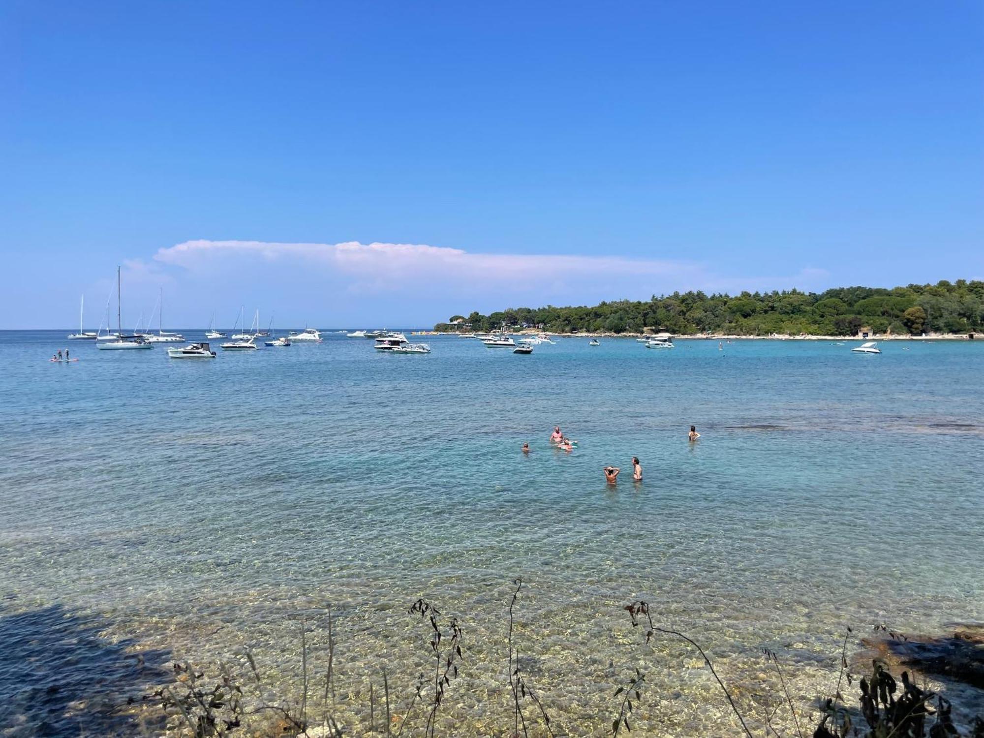 Baden Resort Basanija, Umag-With Sea View, Parking And 300M From The Beach Екстериор снимка