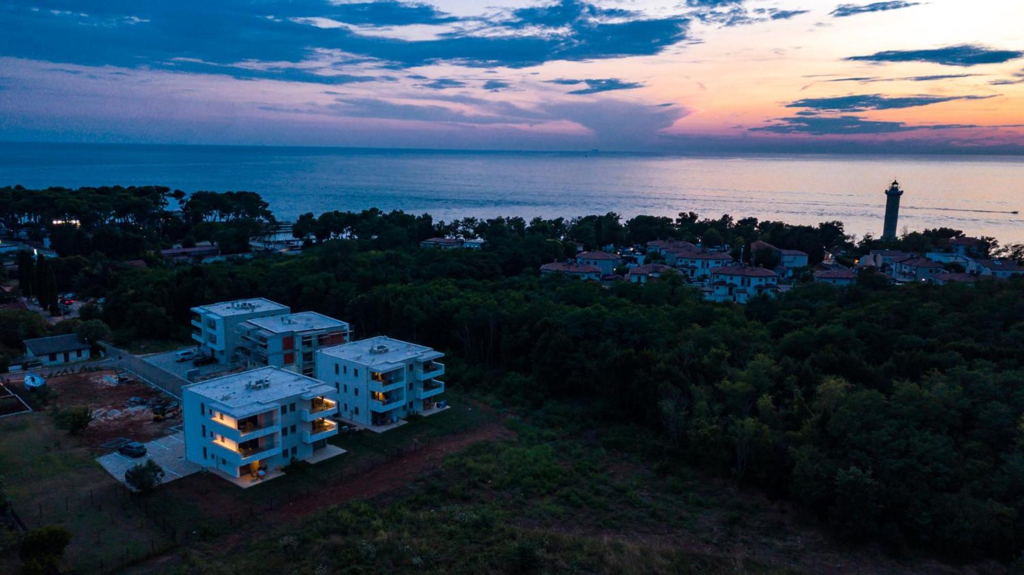 Baden Resort Basanija, Umag-With Sea View, Parking And 300M From The Beach Екстериор снимка